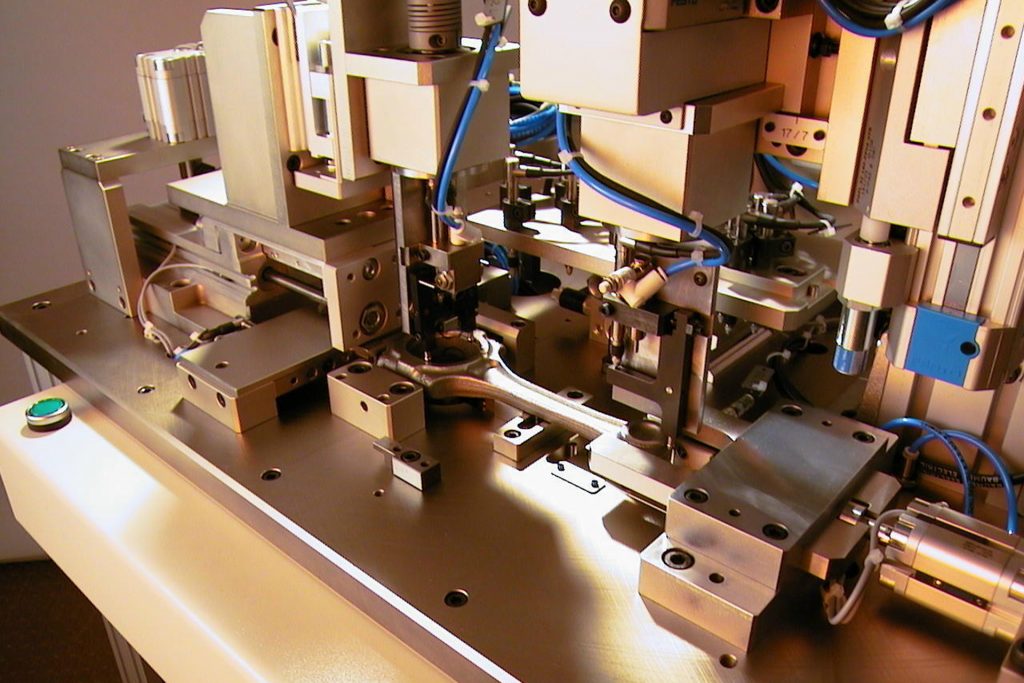 PFL custom measuring bench for automotive component inspection